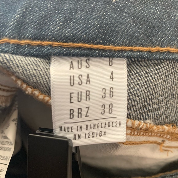 High Rise Shorts - Picture 3 of 4